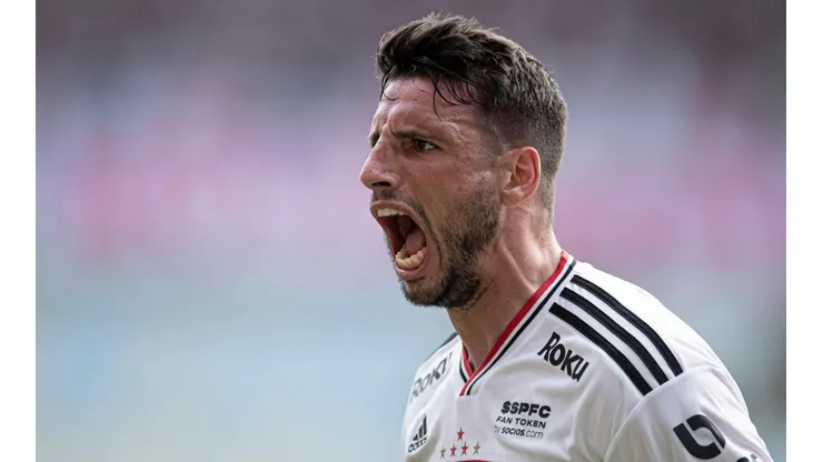 “É o melhor jogador”; Calleri fica encantado com titular do Galo