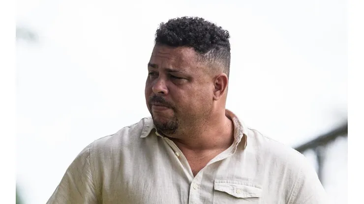 Atacante cobra na Justiça R$ 770 mil do Cruzeiro e Ronaldo é notificado