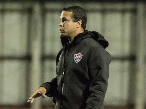 Além de Rodrigo Chagas, Vitória negocia retorno de técnico que está livre no mercado