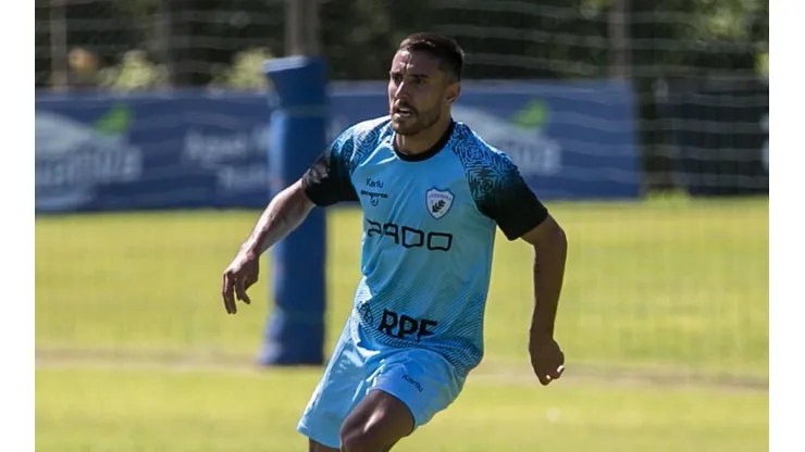 Foto: (Ricardo Chicarelli/Londrina EC.) - Alan Ruschel está próximo de fazer sua estreia com a camisa do Londrina