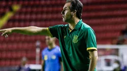 Foto: (Rafael Vieira/AGIF) - Léo Condé deve mexer na escalação do Sampaio Corrêa após a conquista do título maranhense