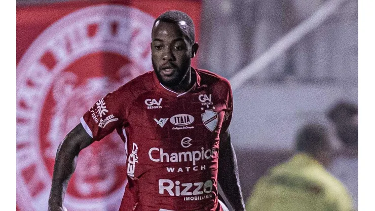 Foto: (Heber Gomes/AGIF) - Victor Andrade está confiante na primeira vitória do Vila Nova na Série B