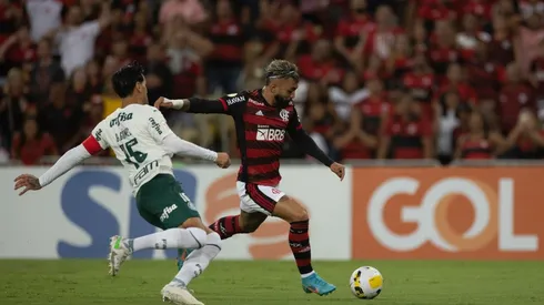 Gabigol e Gustavo Gómez, que foram adversários no jogo da última quarta-feira (20), pelo Brasileirão, estão na seleção dos mais valorizados do torneio