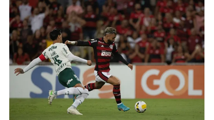 Gabigol e Gustavo Gómez, que foram adversários no jogo da última quarta-feira (20), pelo Brasileirão, estão na seleção dos mais valorizados do torneio