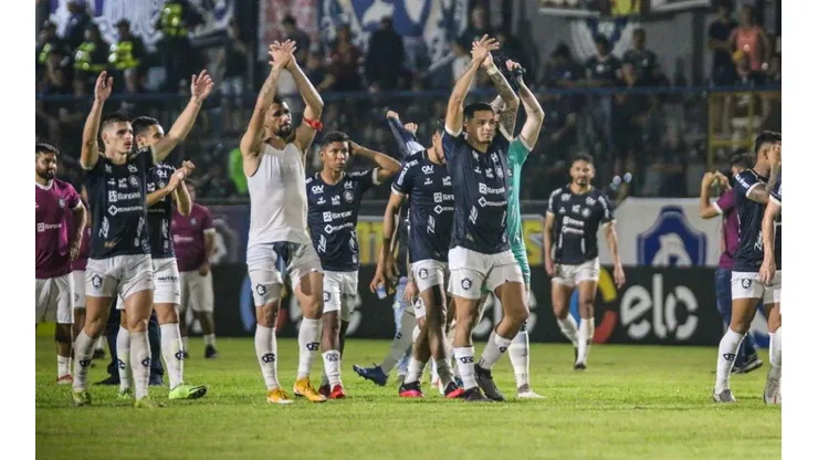 Foto: Fernando Torres/AGIF - Vanilson estreou contra o Cruzeiro, na vitória por 2 a 1 pela Copa do Brasil
