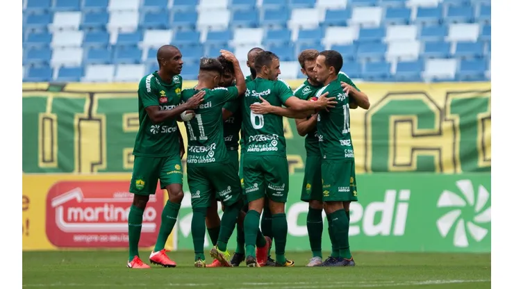 Cuiabá vem em série de bons resultados no ano; time foi campeão estadual e disputa outras três competições simultâneas nesta altura da temporada