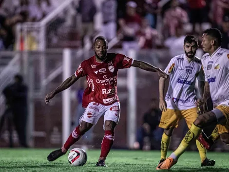 Victor Andrade se explica sobre cartões recebidos em campo e revela confiança na vitória do Vila Nova
