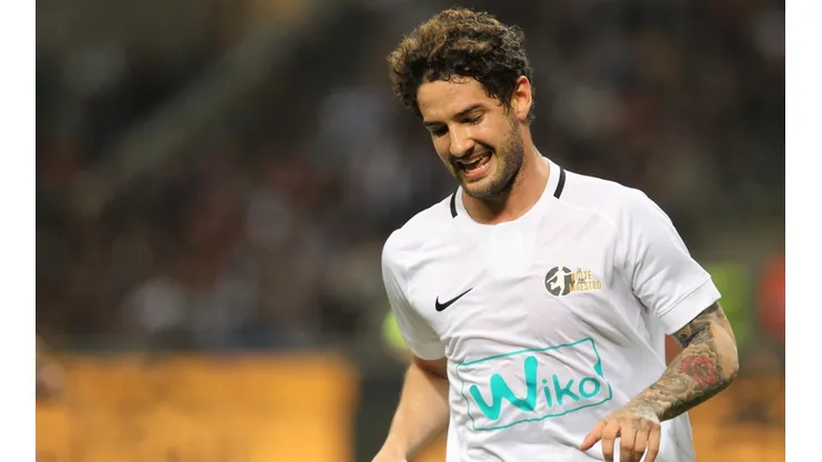 Foto: Massimiliano Ferraro/NurPhoto via Getty Images | Alexandre Pato comenta possível volta ao Brasil