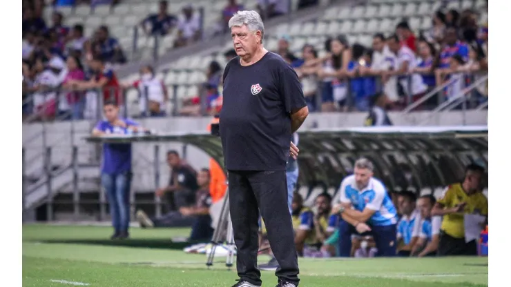 Foto: Lucas Emanuel/AGIF - Geninho foi demitido do Vitória após goleada sofrida do Fortaleza