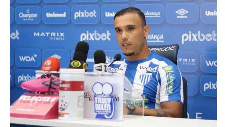 Foto: Rafael Xavier / Avaí F.C. - William Pottker foi apresentado pelo Avaí