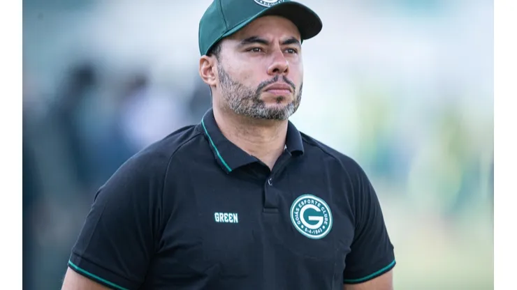 Goiás encaminha contratação de defensor para reforçar o elenco de Jair Ventura
