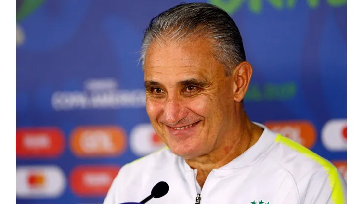 Thiago Calil/AGIF - Tite vem ao Brasil para avaliar 2 nomes do Palmeiras.