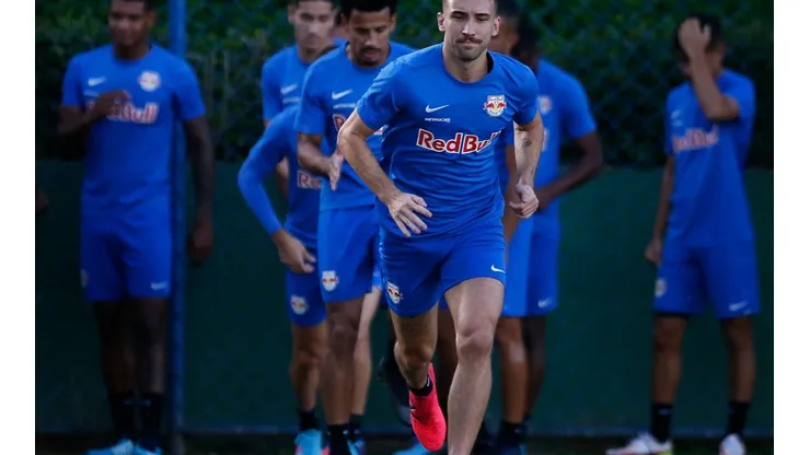 Léo Ortiz é uma das maiores referências do Braga e deve estar em campo diante do Goiás