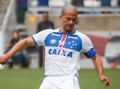 Alex 'sai da casinha’ sobre ano mágico do Cruzeiro em 2003