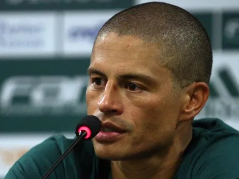 Amendoim tóxico! Alex mexe no passado e expõe como apelido de “Alexotan” transformou sua vida