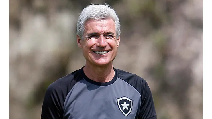 Foto: Vitor Silva/Botafogo - Treinador pode aprovar a contratação.