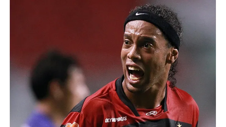(Photo by Buda Mendes/LatinContent via Getty Images) - Ronaldinho foi campeão carioca pelo Flamengo em 2011.