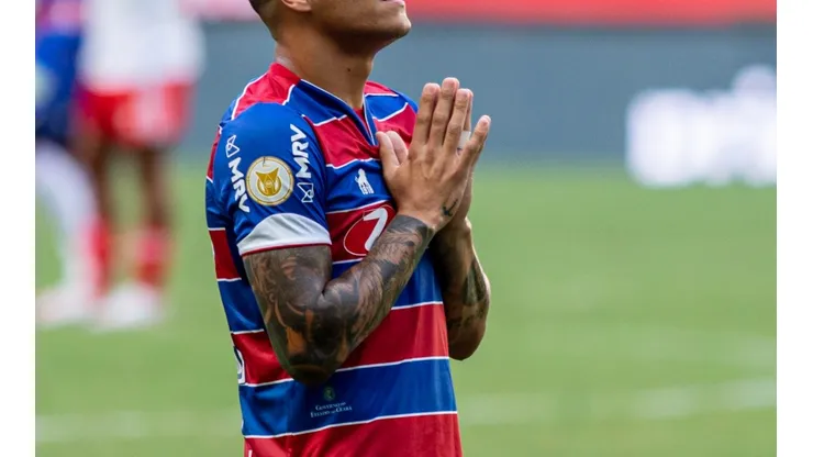 Titi questionou a participação da arbitragem (Foto: Pedro Chaves/AGIF)