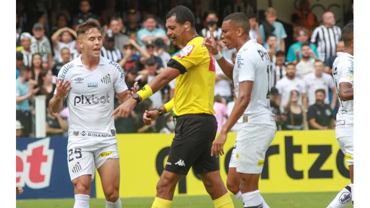Áudio do VAR é divulgado e justificativa do árbitro Wagner do Nascimento Magalhães é exposta
