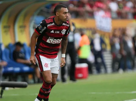 Jornalista não fica em cima do muro e indica quem deve ser o substituto de Matheuzinho contra o Palmeiras
