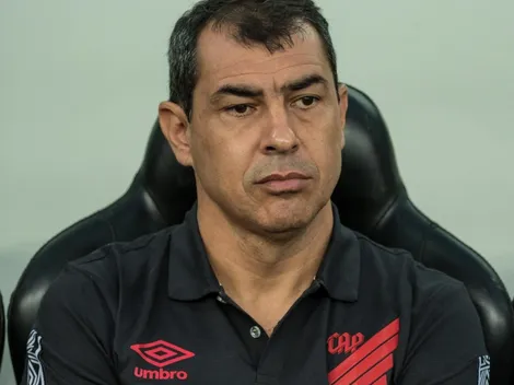 Carille defende atacante do Athletico e aponta problema no time