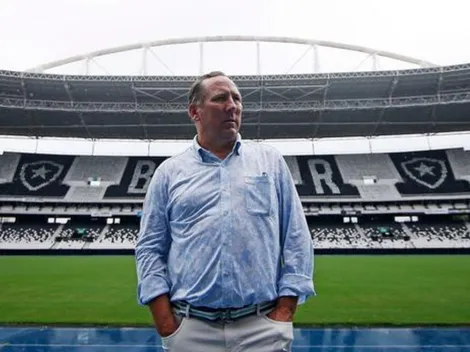 Novidade no gol? Textor avaliou jovem goleiro em barca de reforços