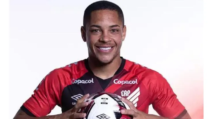 Foto: Athletico.com.br - Plano B de Vitor Roque é exposto na web