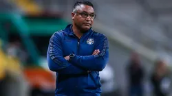 Foto: Lucas Uebel/Grêmio/Divulgação - Roger Machado: deve mexer no Grêmio contra o Guarani