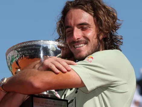 Tsitsipas vence, conquista o bicampeonato em Monte Carlo e agora é o segundo melhor da temporada