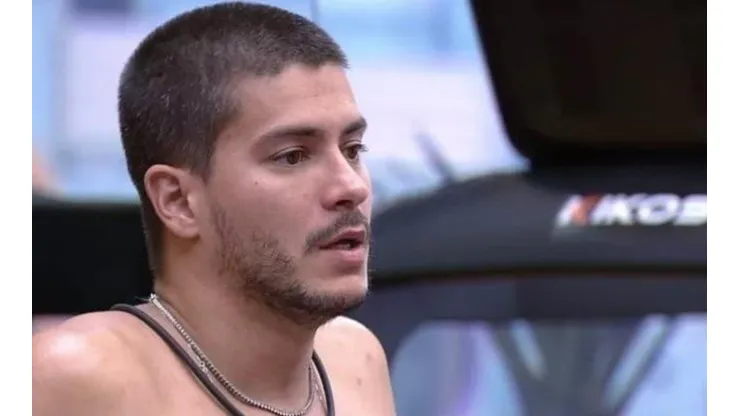 "É surreal"; Arthur Aguiar, do BBB22, relembra história 'de arrepiar' com o Flamengo; CONFIRA