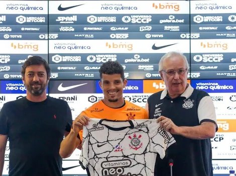 Rafael Ramos se rende ao Corinthians em apresentação e agita torcida na web
