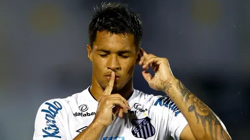 Foto: (Thiago Calil/AGIF) - Marcos Leonardo é uma das novidades do Santos para encarar o Coritiba