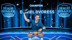 Daniel Dvorezz arrumou excelente premiação (Foto: PokerNews)