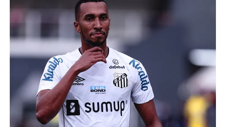 SP - Sao Paulo - 13/02/2022 - PAULISTA 2022, SANTOS X ITUANO - Lucas Braga jogador do Santos durante partida contra o Ituano no estadio Vila Belmiro pelo campeonato Paulista 2022. Foto: Ettore Chiereguini/AGIF