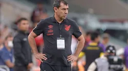 Foto: José Tramontin/athletico.com.br/Divulgação - Carille: venceu em sua estreia pelo Athletico