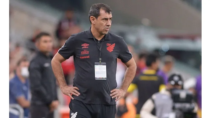 Foto: José Tramontin/athletico.com.br/Divulgação - Carille: venceu em sua estreia pelo Athletico