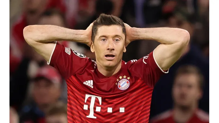Foto: Stefan Matzke - sampics/Corbis via Getty Images | Esposa de Lewa publica foto que deixa no ar provável destino do camisa 9