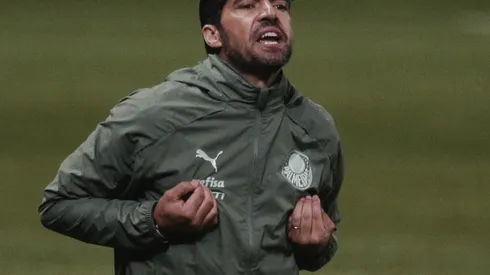 Ettore Chiereguini/AGIF - Abel Ferreira segue sendo cutucado por