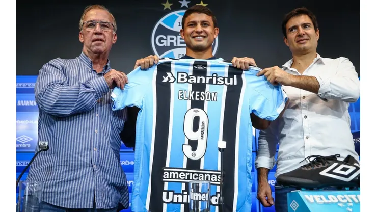 Foto: Lucas Uebel/Grêmio/Divulgação - Elkeson: novo reforço vestirá a camisa 9 do Grêmio