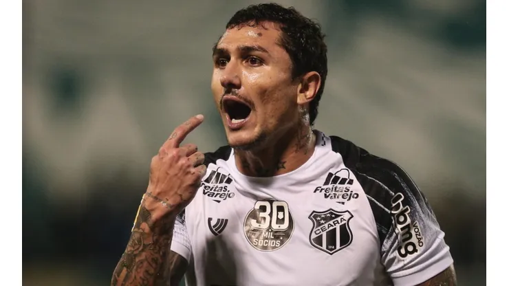 Foto: Ettore Chiereguini/AGIF | Vina defende arquirrival em polêmica na Libertadores