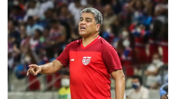 Foto: (Lucas Emanuel/AGIF) - Marcelo Cabo também aproveitou para mandar um recado aos críticos após ser campeão com o CRB
