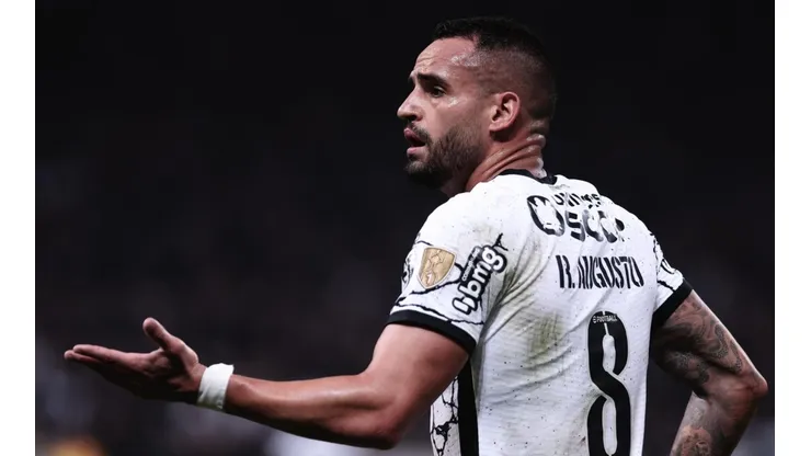 Foto: Ettore Chiereguini/AGIF - Meio-campista não entrou em campo contra o Botafogo.