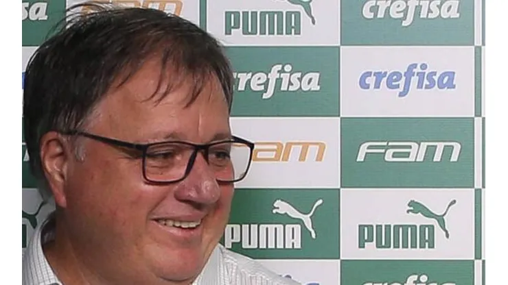 - Anderson Barros é o homem forte do futebol