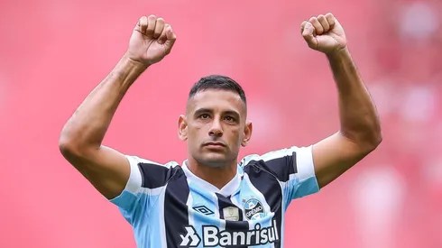 Diego Souza volta a treinar com a equipe principal e tem data estipulada para retorno; CONFIRA