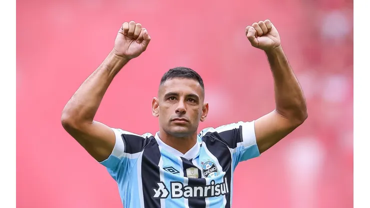 Diego Souza volta a treinar com a equipe principal e tem data estipulada para retorno; CONFIRA