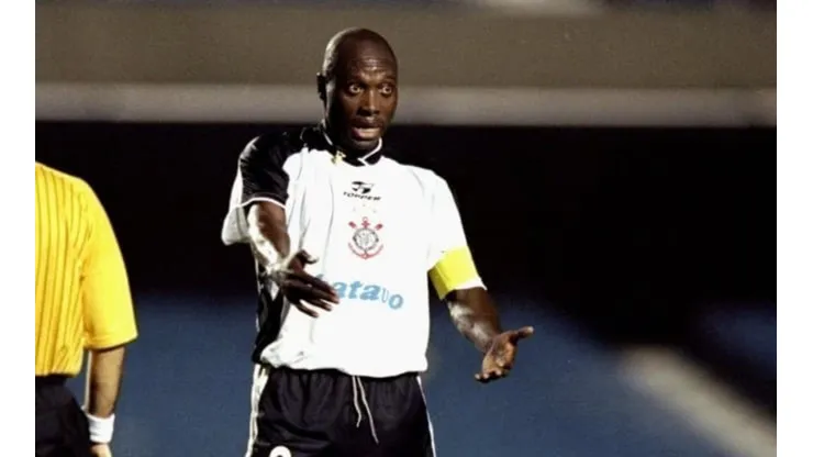 Foto: Shaun Botterill /Allsport | Rincon conquistou o Mundial com o Corinthians em 2000
