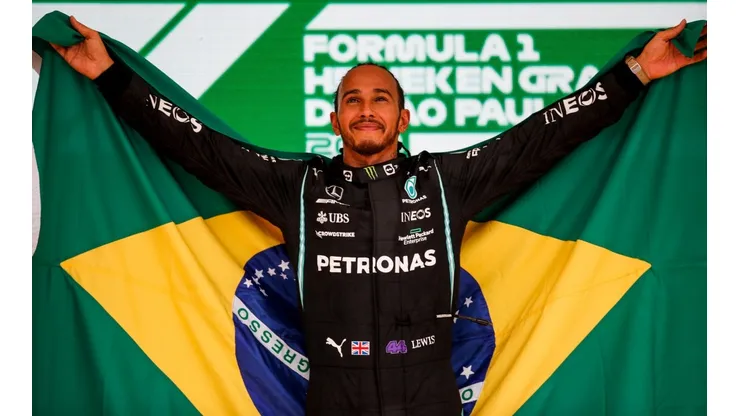 Twitter/ Reprodução/ "O piloto que eu queria ser"; Hamilton está no Brasil e idolatra Ayrton Senna em evento