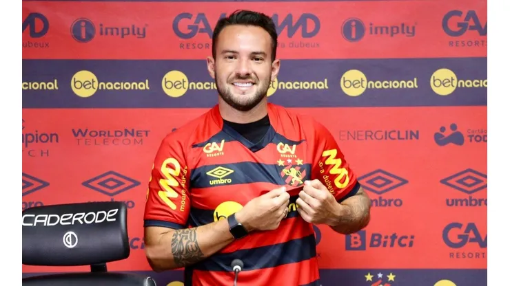 Foto: Anderson Stevens / Sport Club do Recife - Giovanni foi apresentado como jogador do Sport