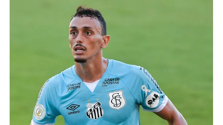 - Pituca com a camisa do Peixão