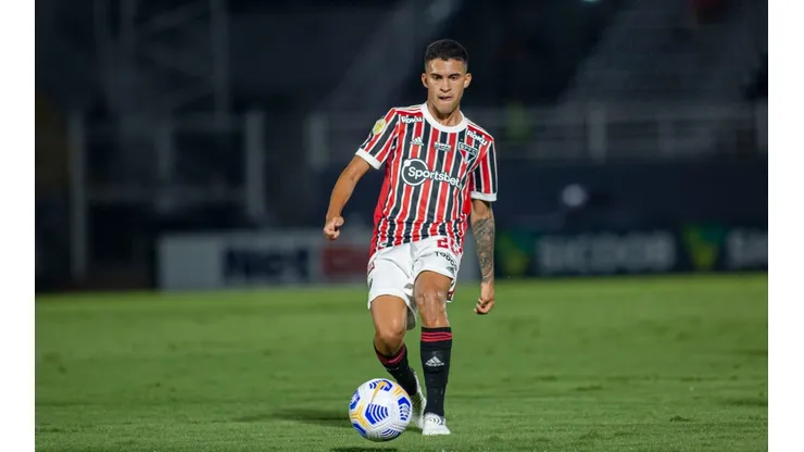 SP - Braganca Paulista - 24/10/2021 - BRASILEIRO A 2021, BRAGANTINO X SAO PAULO - Rodrigo Nestor jogador do Sao Paulo durante partida contra o Bragantino no estadio Nabi Abi Chedid pelo campeonato Brasileiro A 2021. Foto: Diogo Reis/AGIF